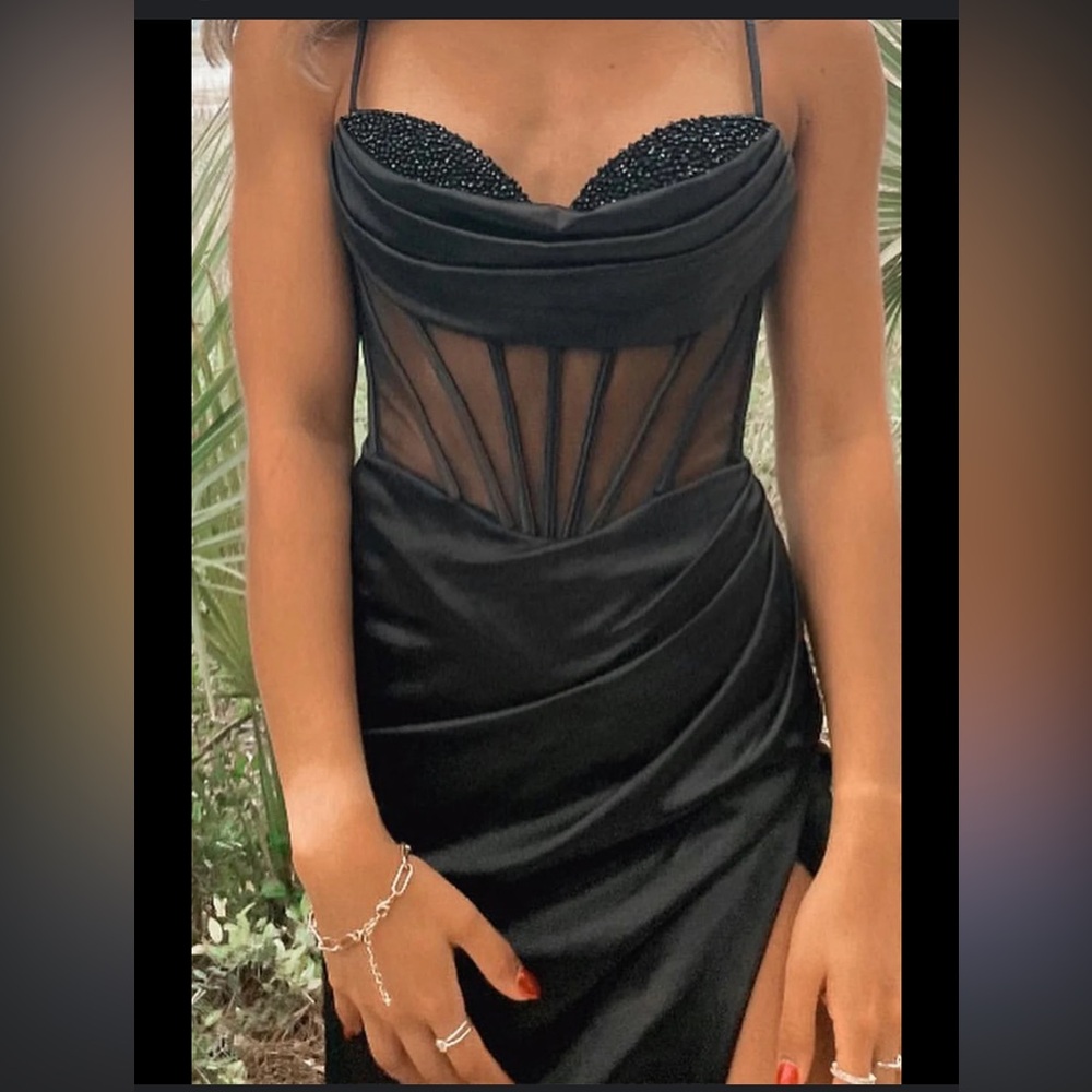 Elegant Black Evening Dress
